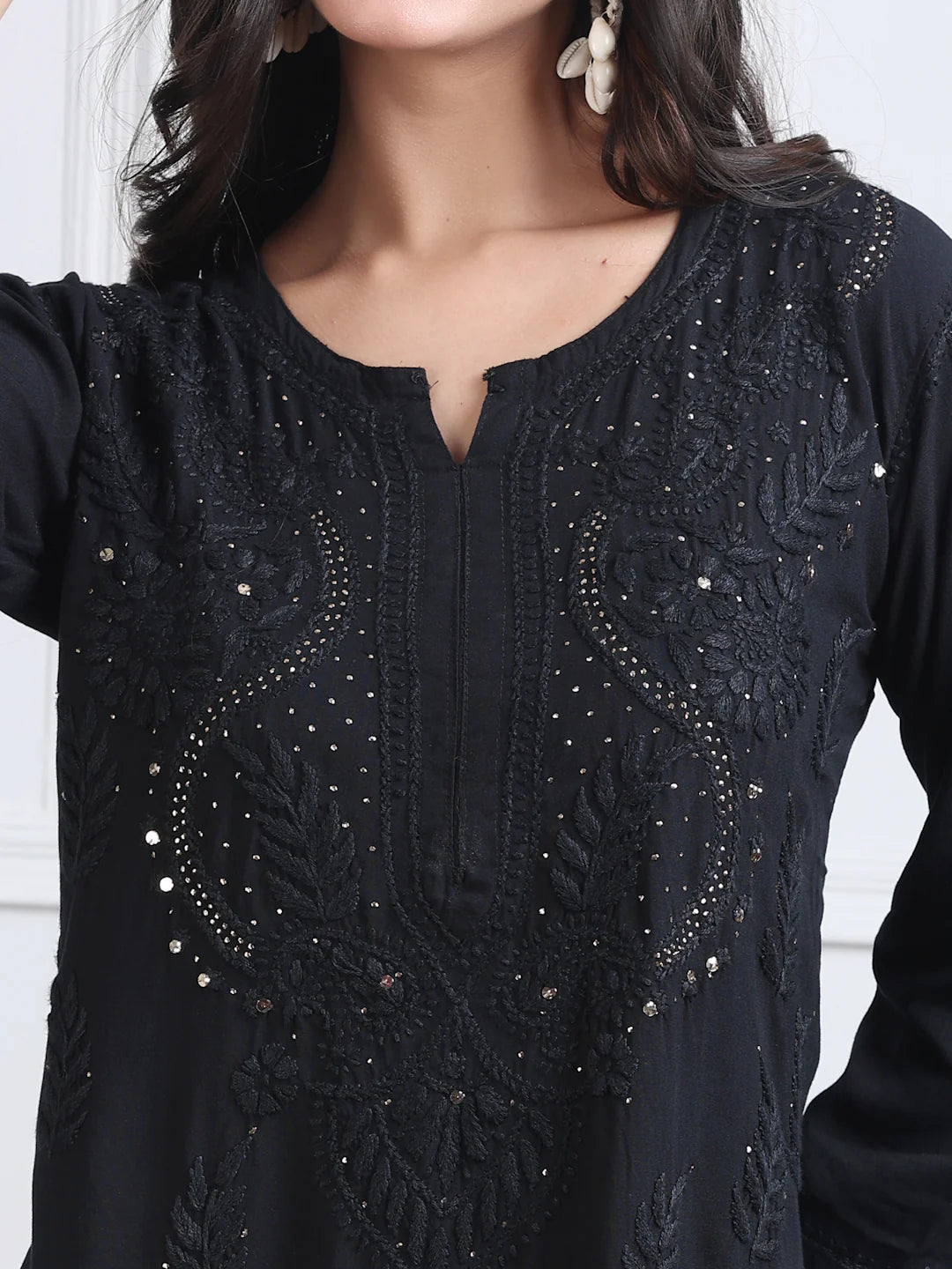 3D Chikankari work Ryon Mukaish Kurti