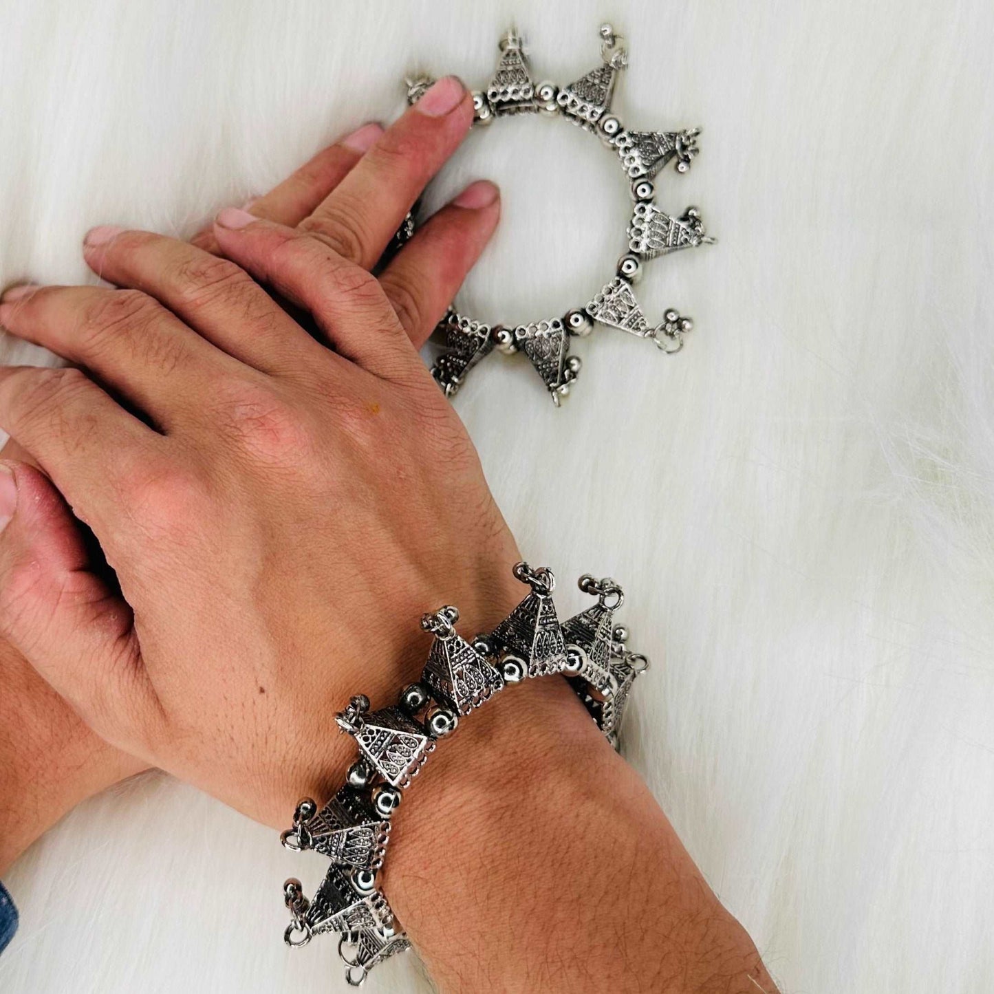 Elegant Oxidized Alloy Metal Bangle: Free size, Trendy and Unique