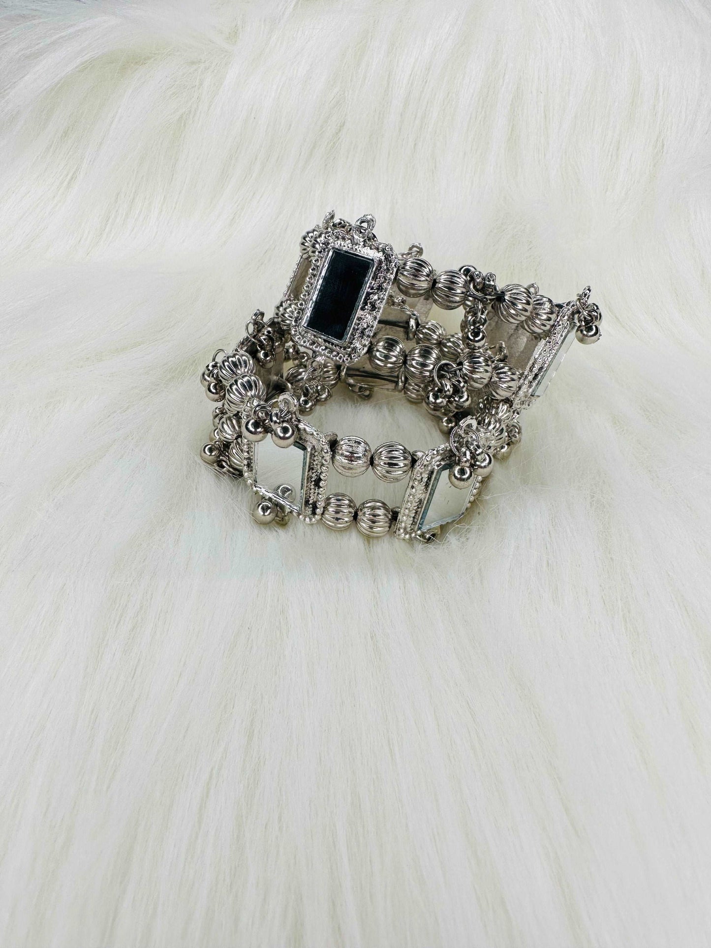 Elegant Oxidized Alloy Metal and Mirror Bangle: Trendy and Free Size