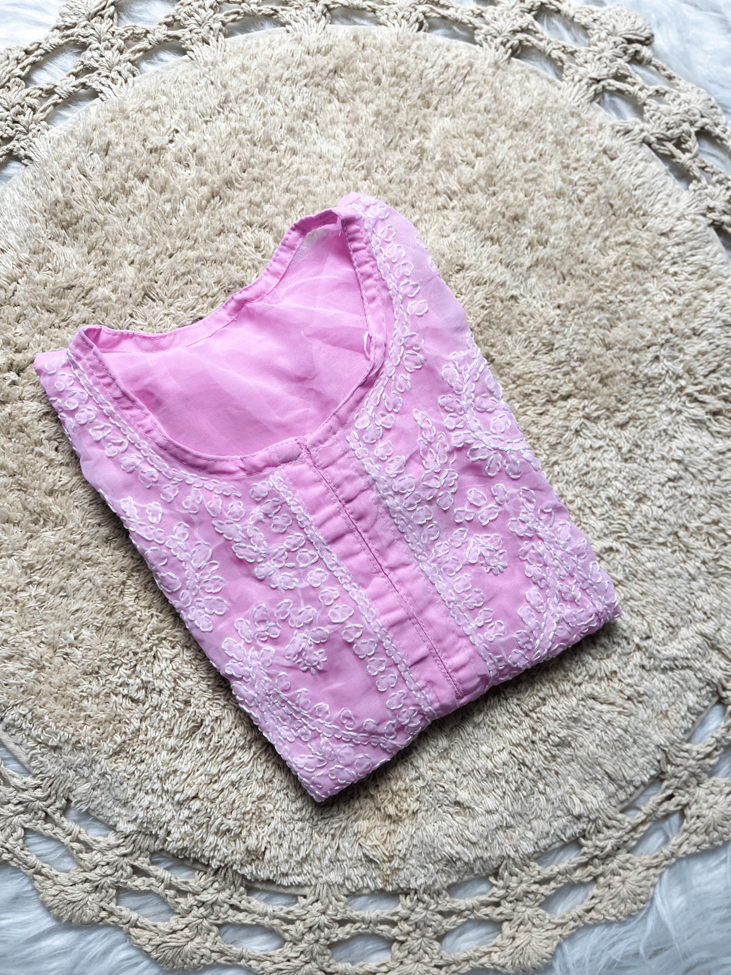 Chikankari Gala Buti Kurti – Hand Embroidered Elegance & Everyday Grace | Store Chikankari