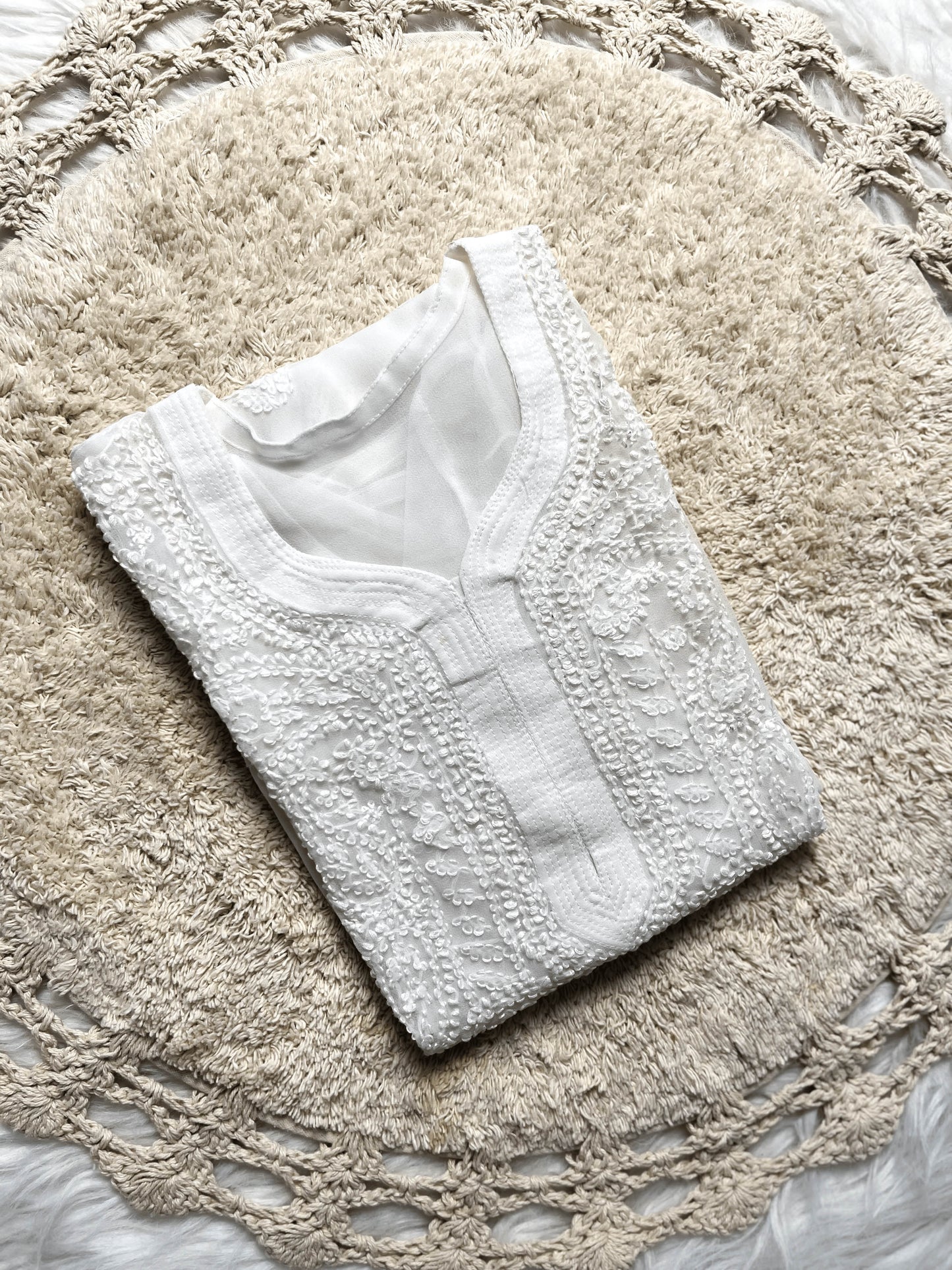 Chikankari Gala Buti Kurti – Hand Embroidered Elegance & Everyday Grace | Store Chikankari