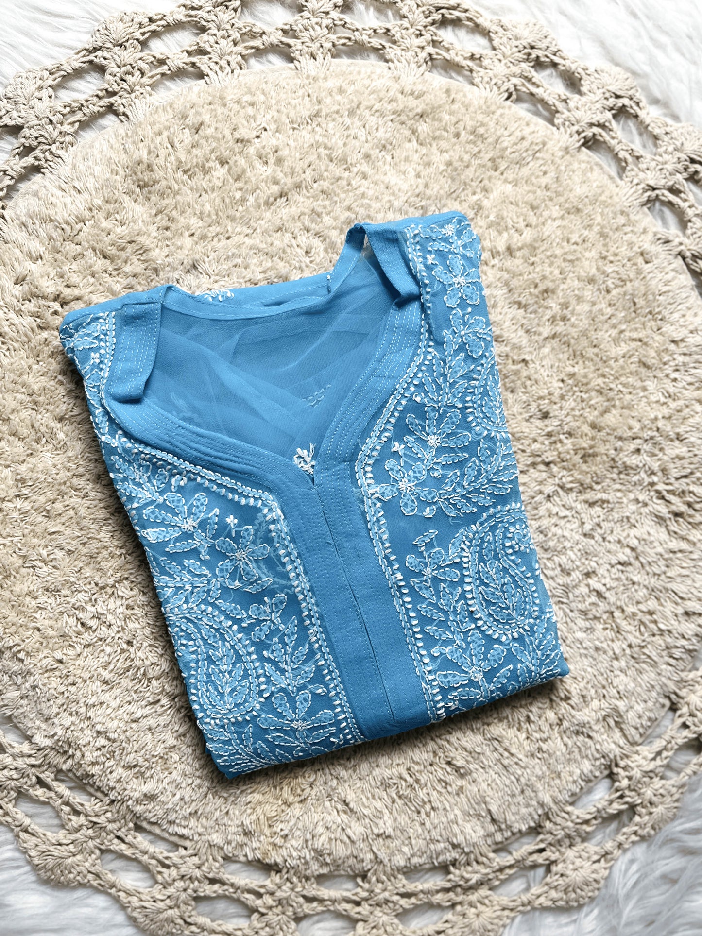 Chikankari Gala Buti Kurti – Hand Embroidered Elegance & Everyday Grace | Store Chikankari