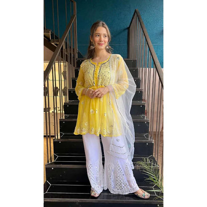 Naaz Short Gown Set