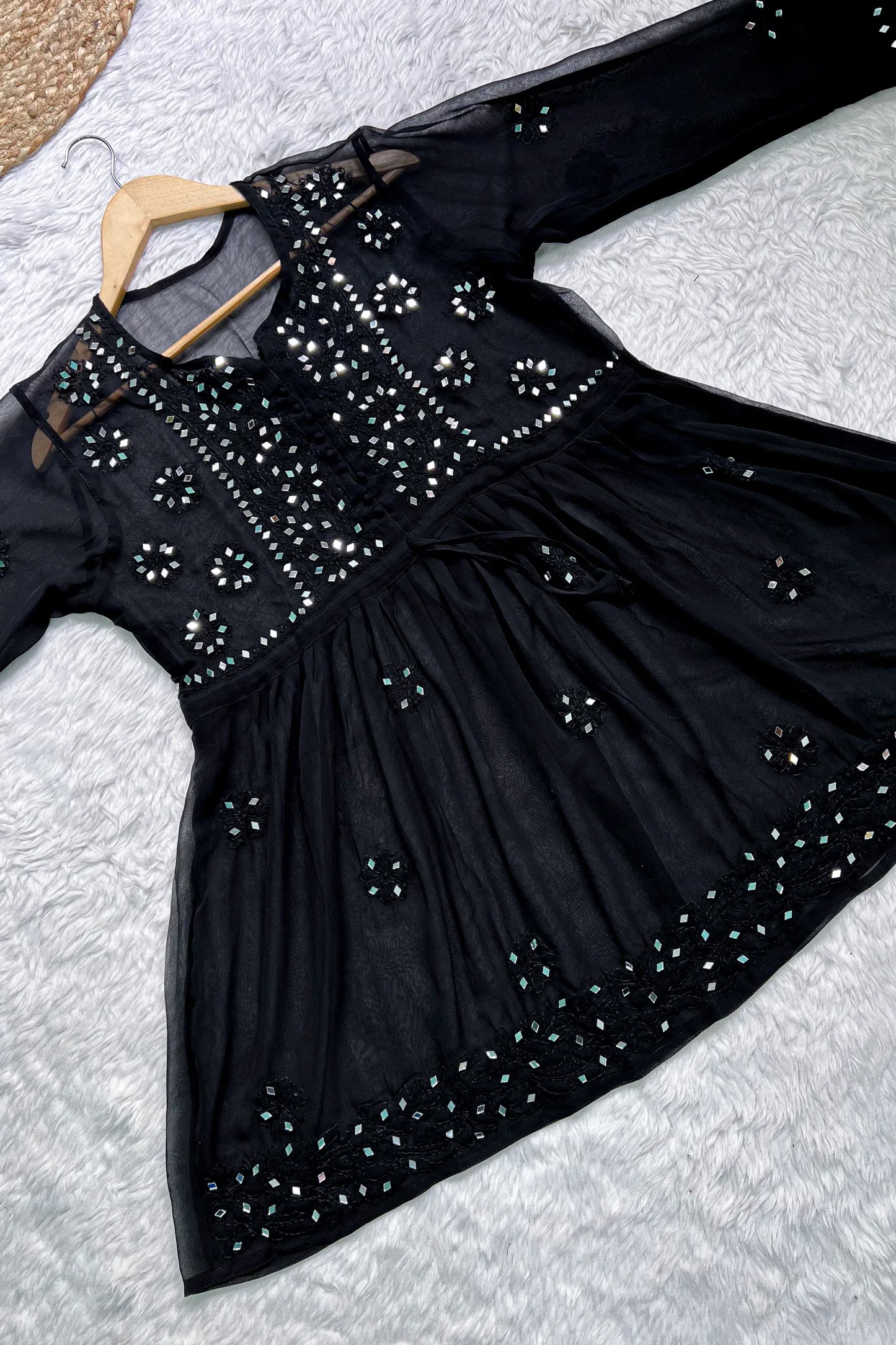 Naaz Short Gown Set