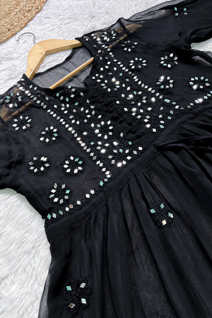 Naaz Short Gown Set